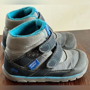 See Kai Run waterproof insulated boots size 8